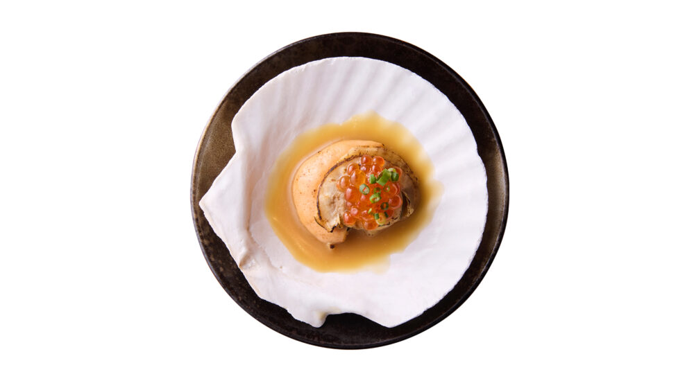ホタテの旨味を、たっぷり味わう！札幌エクセルホテル東急の朝ごはん「道産ホタテ 殻焼き いくらをのせて」
