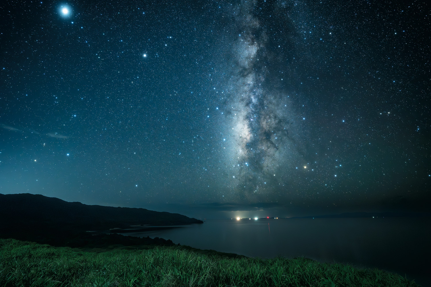 沖縄・美ら星降る島