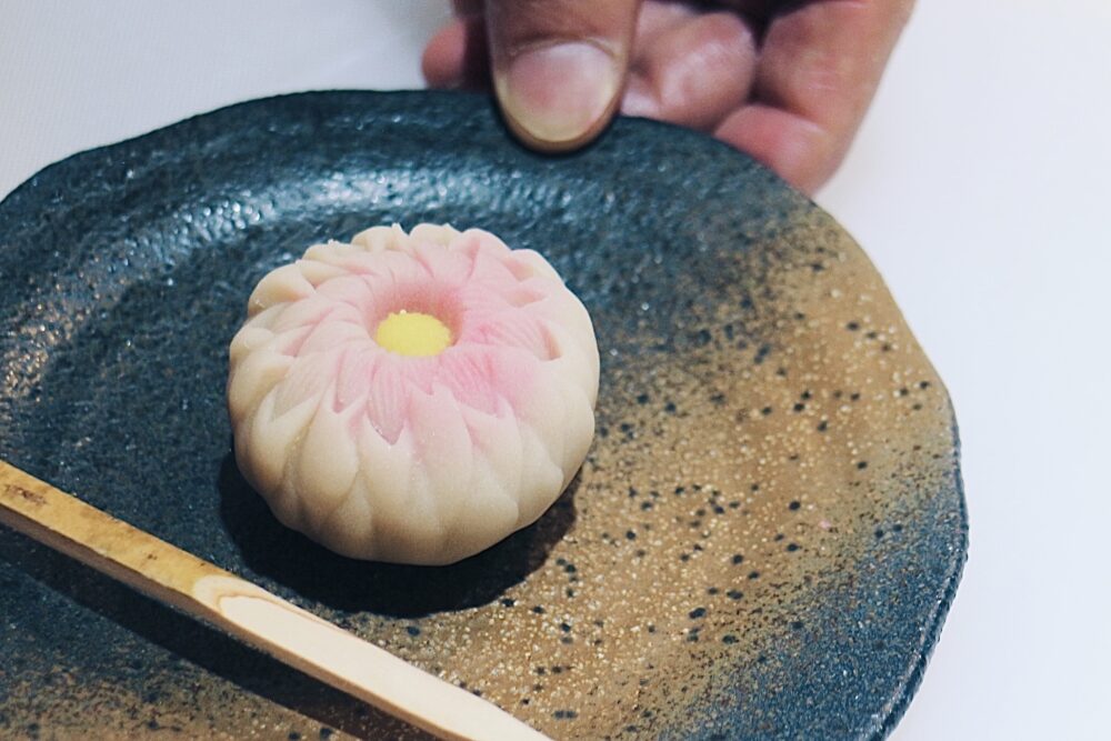 日本の文化を体験する 京都で特別な思い出を。老舗和菓子屋で