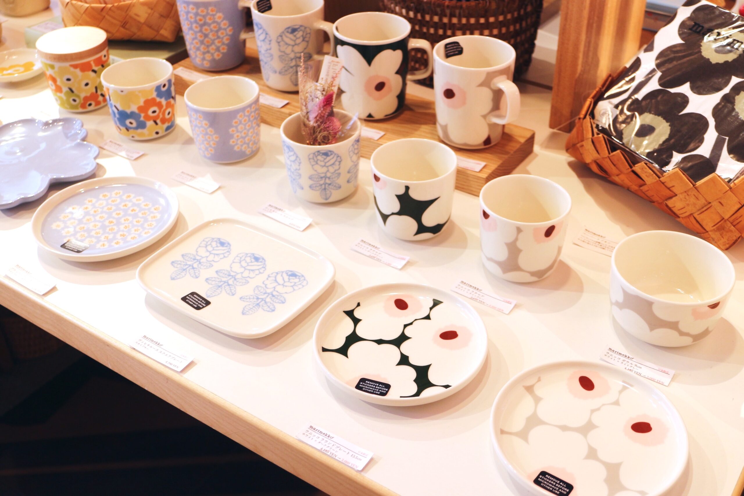 マリメッコのカップとプレート