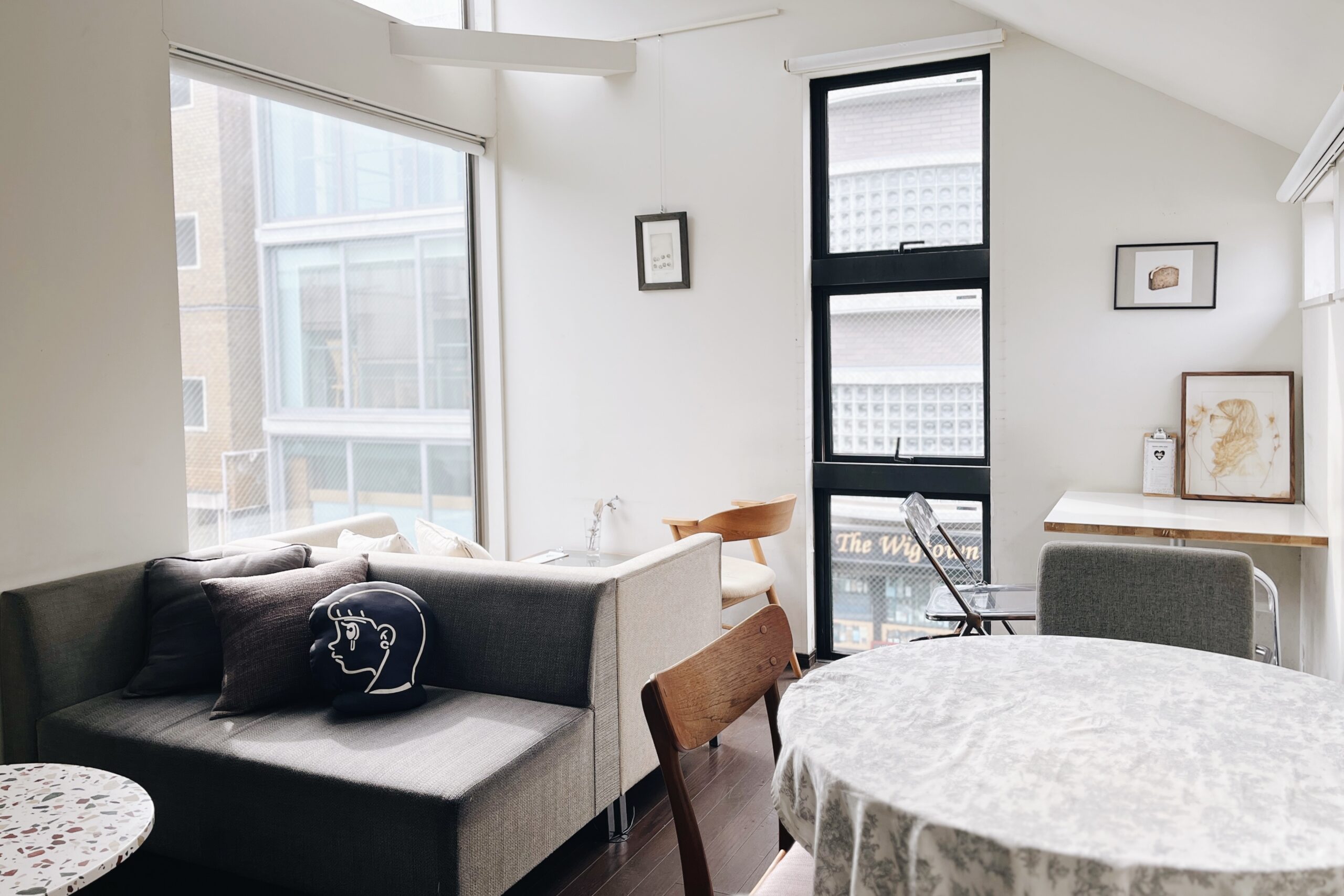 吉祥寺のカフェ「リュモンコーヒースタンド」の内観