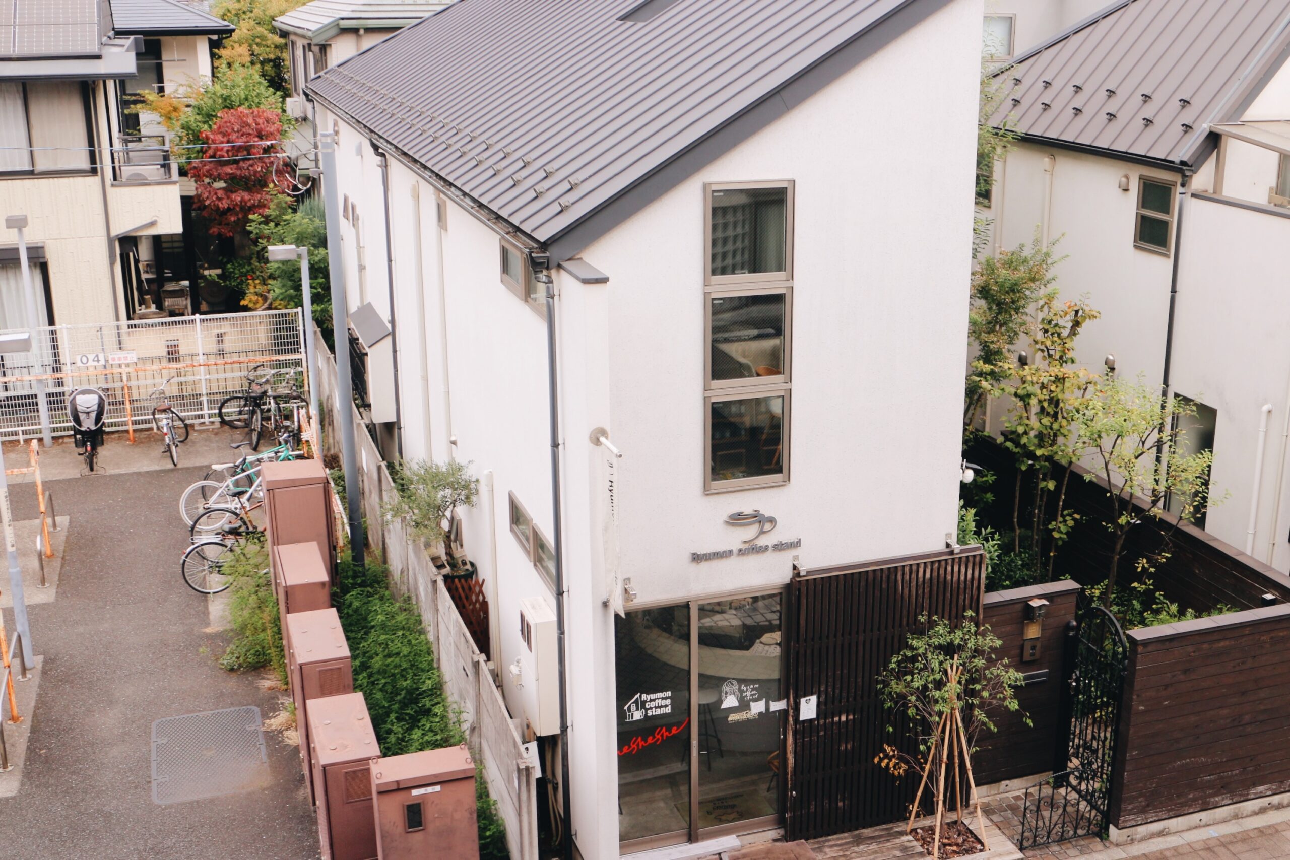 吉祥寺のカフェ「リュモンコーヒースタンド」の外観