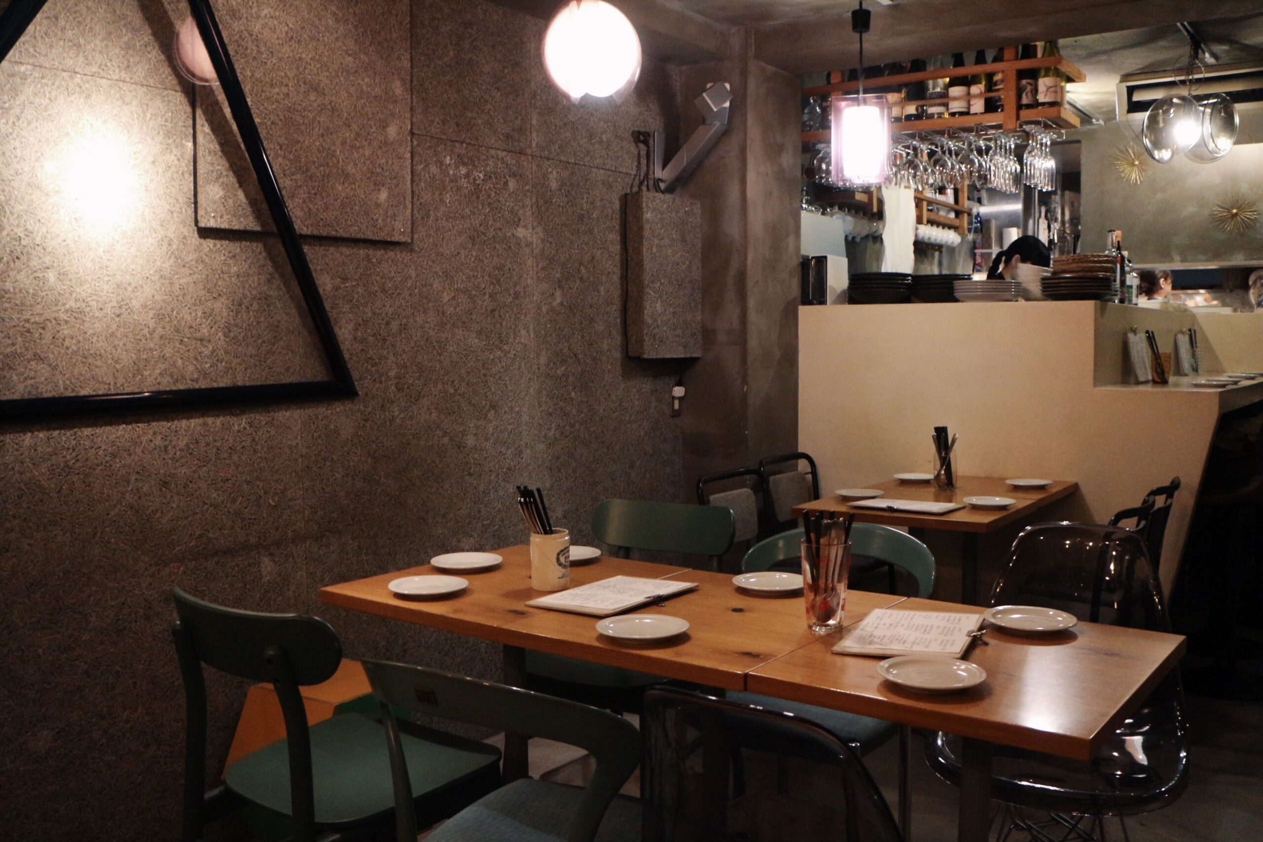 吉祥寺の居酒屋「呑楽Neko」の店内