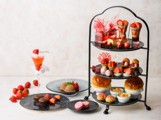 富山エクセルホテル東急　レストラン「リコモンテ」ストロベリーアフタヌーンティー ～恋するショコラ～