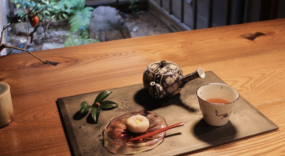 金沢、ひがし茶屋街で香りを味わう喫茶時間。町家の焙じ茶専門店「一笑」