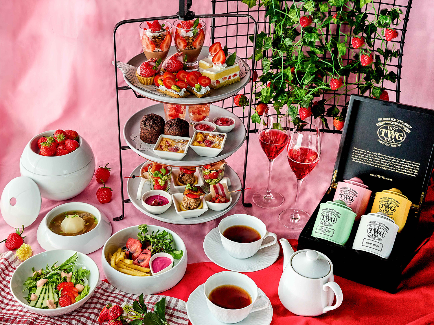 川崎キングスカイフロント東急REIホテル「ストロベリーアフタヌーンティー」