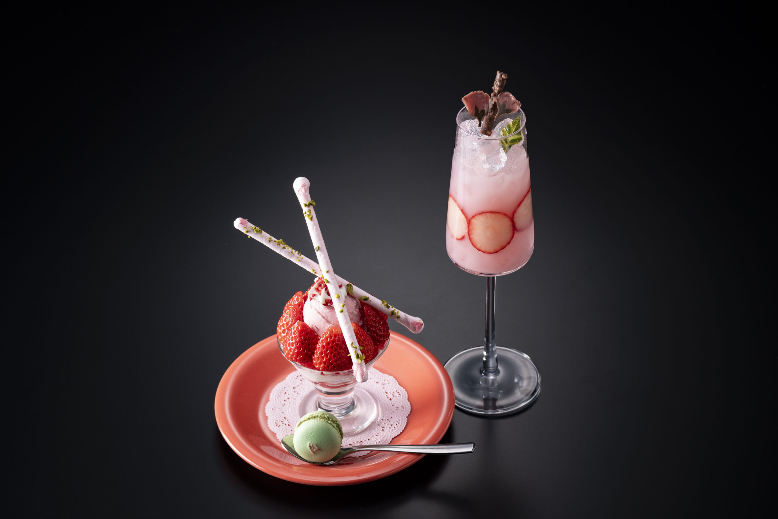 大阪エクセルホテル東急　BAR&LOUNGE「MIDO」いちご&桜Special デザートセット