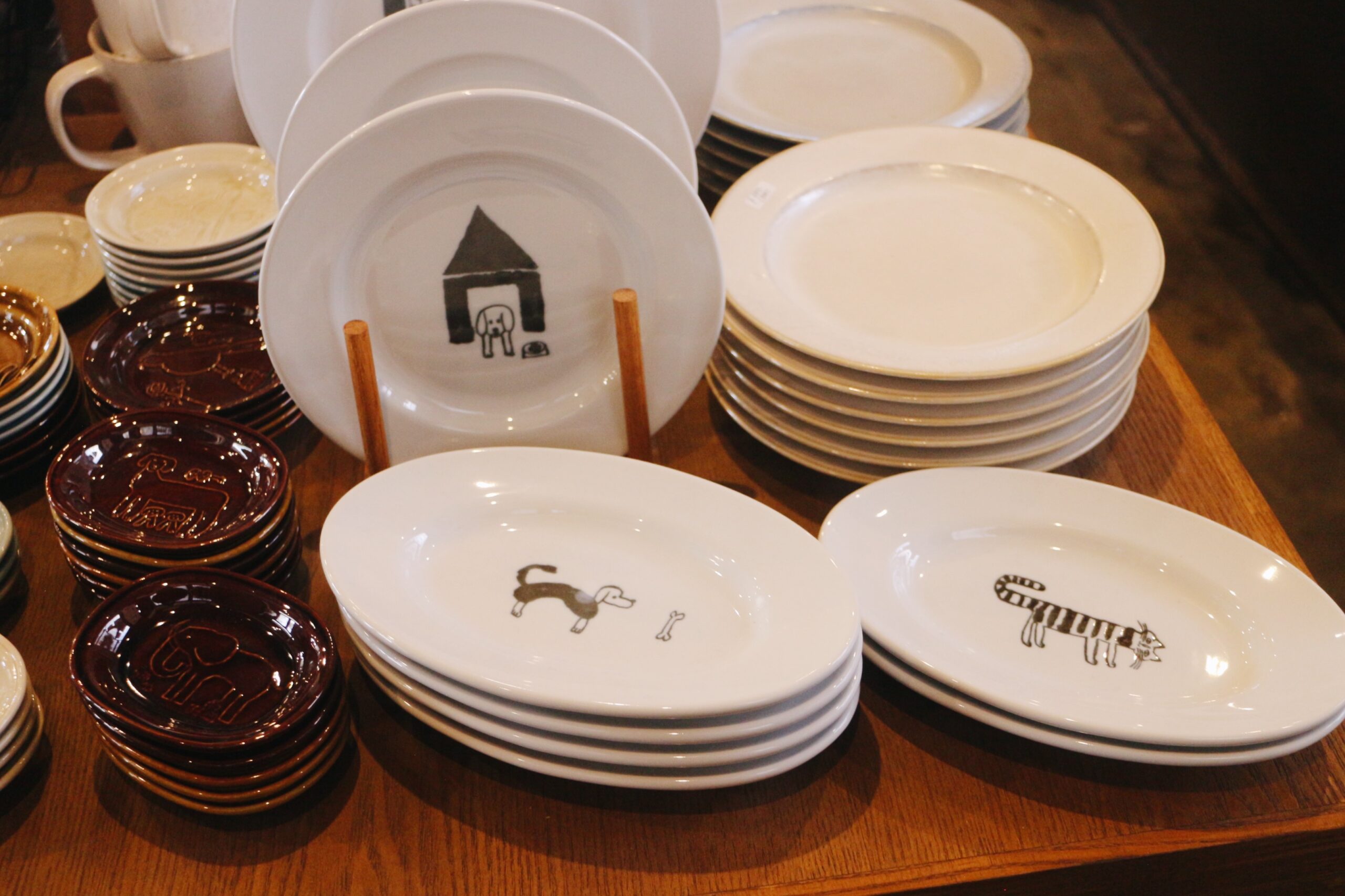 動物の絵が描かれたお皿